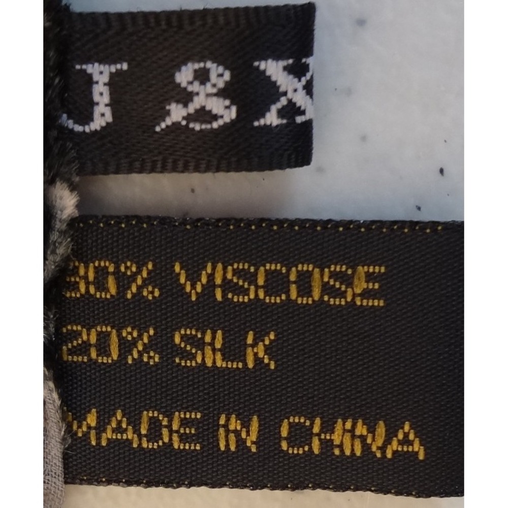J8X NYC Gray & Black Floral Scarf Shawl with Fringe Silk Viscose - Picture 2 of 3